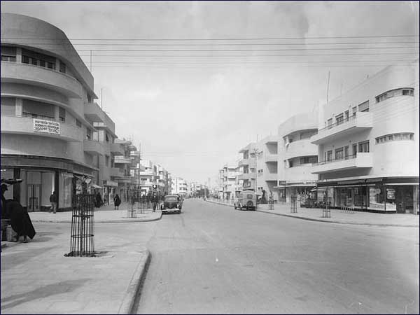 telaviv_ul_dizengof_1930.jpg